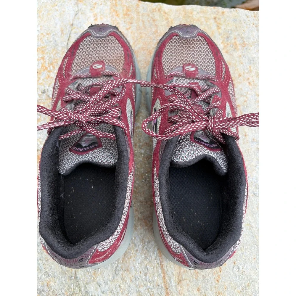Brooks Cascadia Womens 7.5 Trail Running Shoes Burgundy Grey 1200701B659
